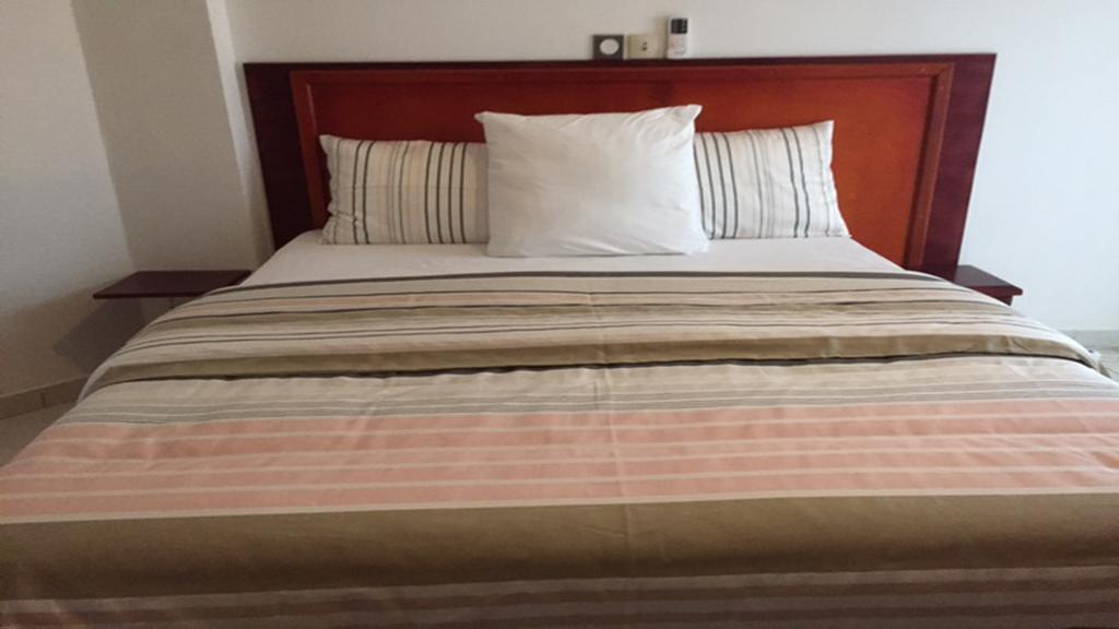 Le Buffle Noir Appart D'Hotes Douala Exterior photo