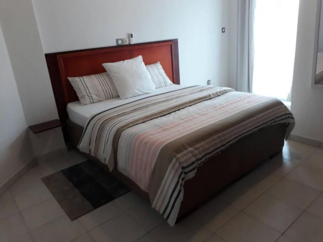 Le Buffle Noir Appart D'Hotes Douala Exterior photo